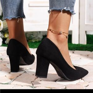 Elegant black court pumps, suede chunky heel
